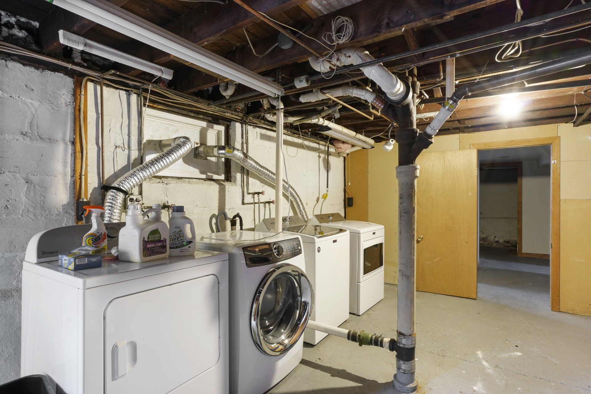 74 Amsden St basement laundry