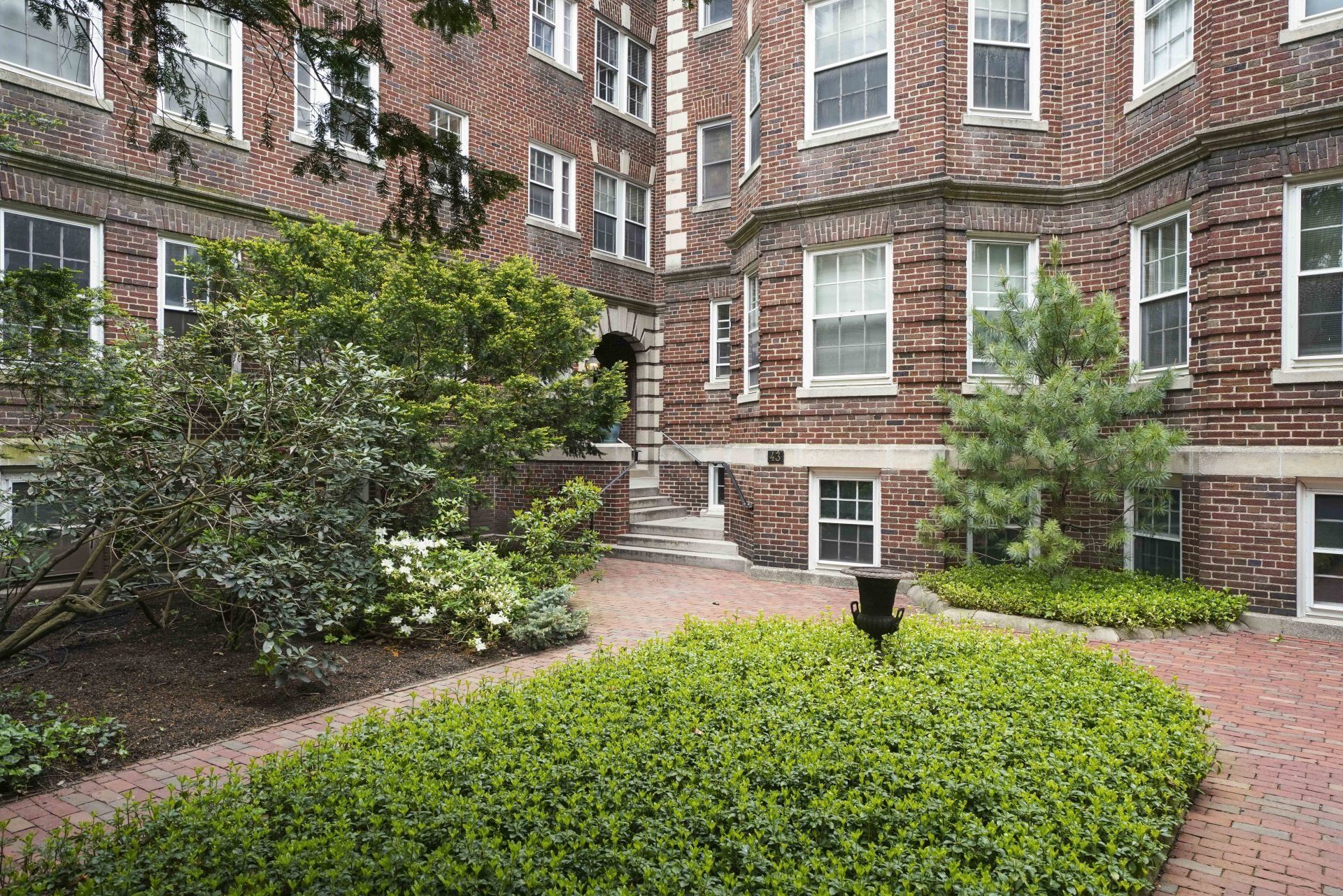 43 Linnaean Street, #22A front entry