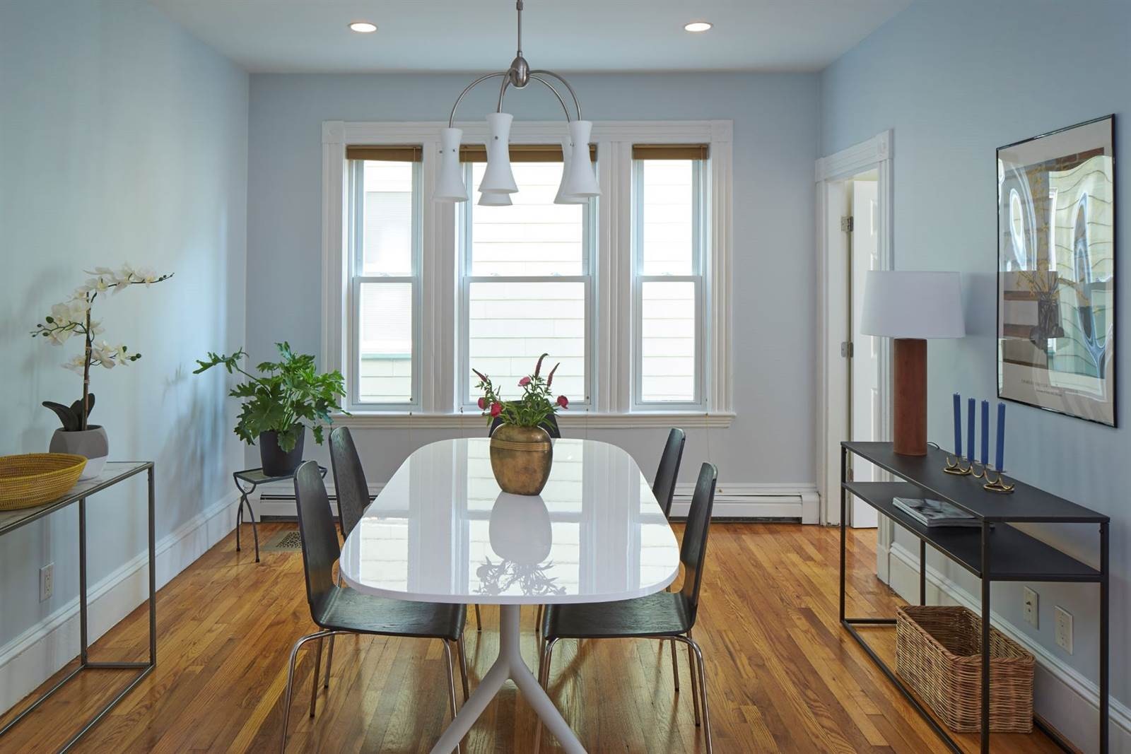 367 Columbia St dining room