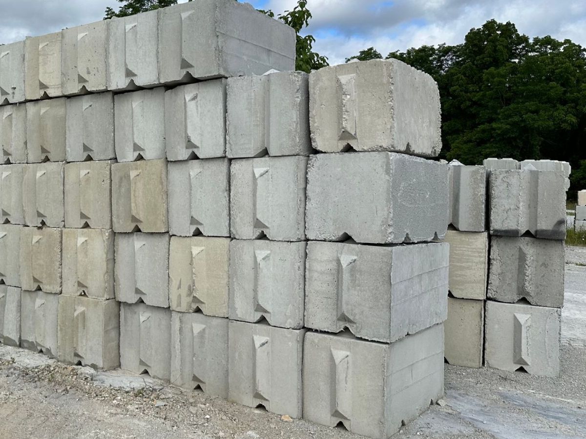 Retaining Wall Blocks Standard - in Hanover, PA