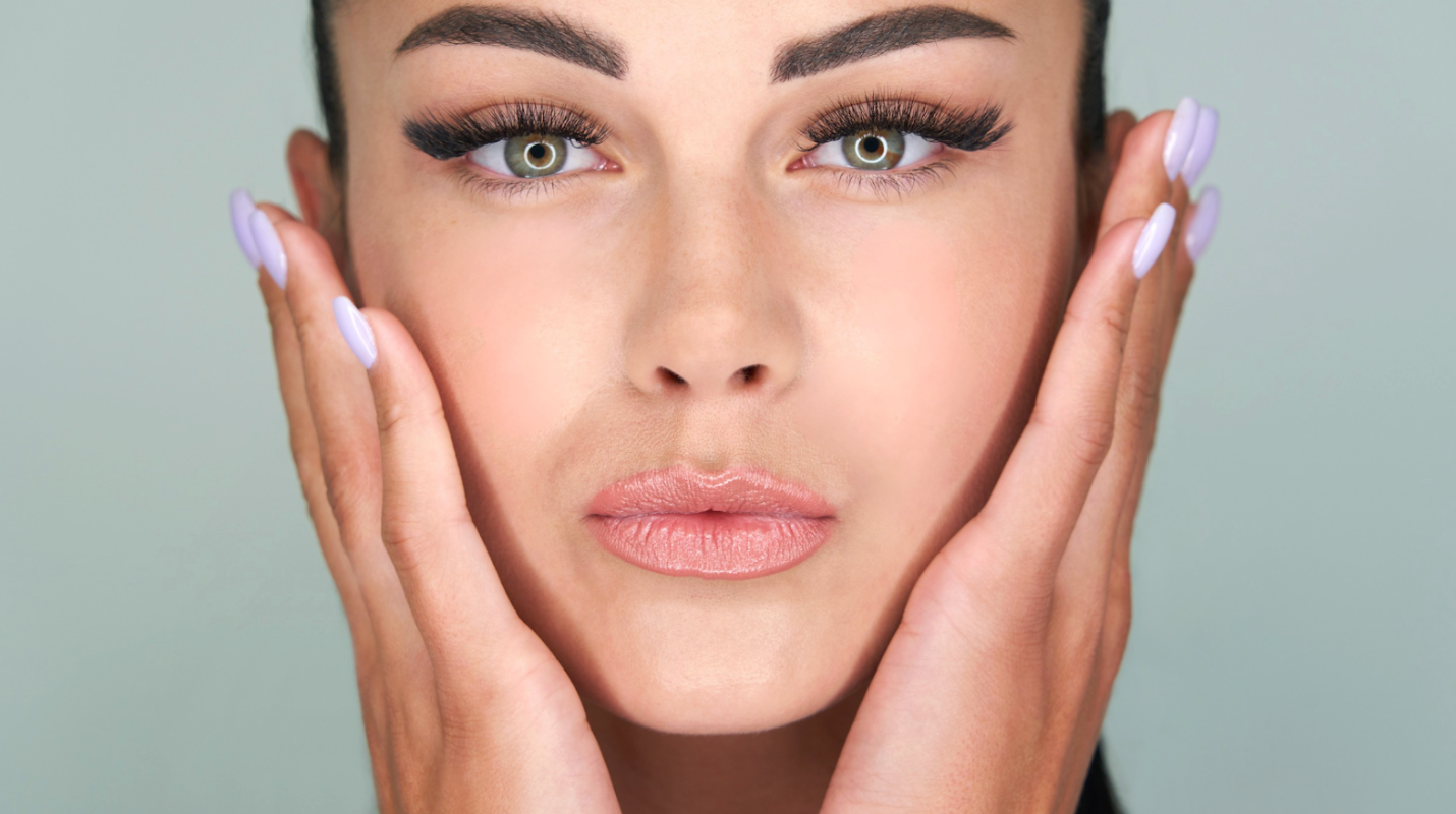 Start the new year with a simplified beauty routine. Lash extensions, brow services, and lash line e