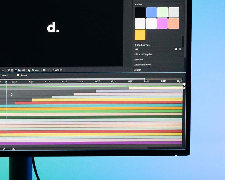 Monitor am Videoschnittplatz mit Videotimeline