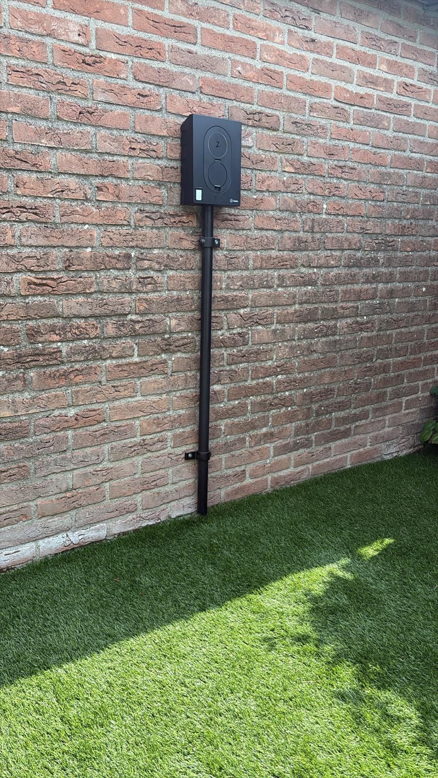 Zaptec Go 2 aan gevel