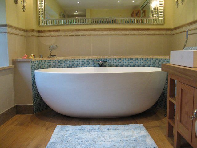 Curved Bath Design
