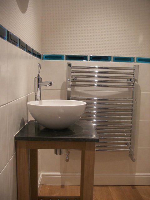 Single round bowl and towel warmer
