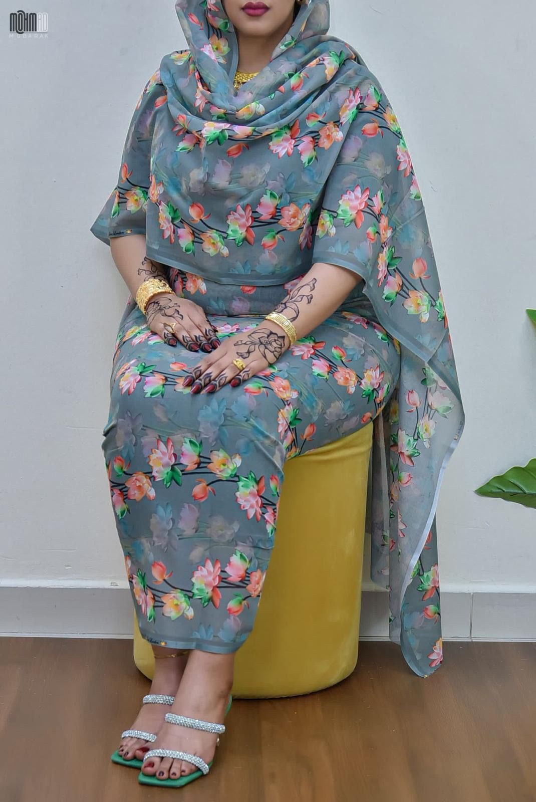 Total Rabit Grey with Small Flowers