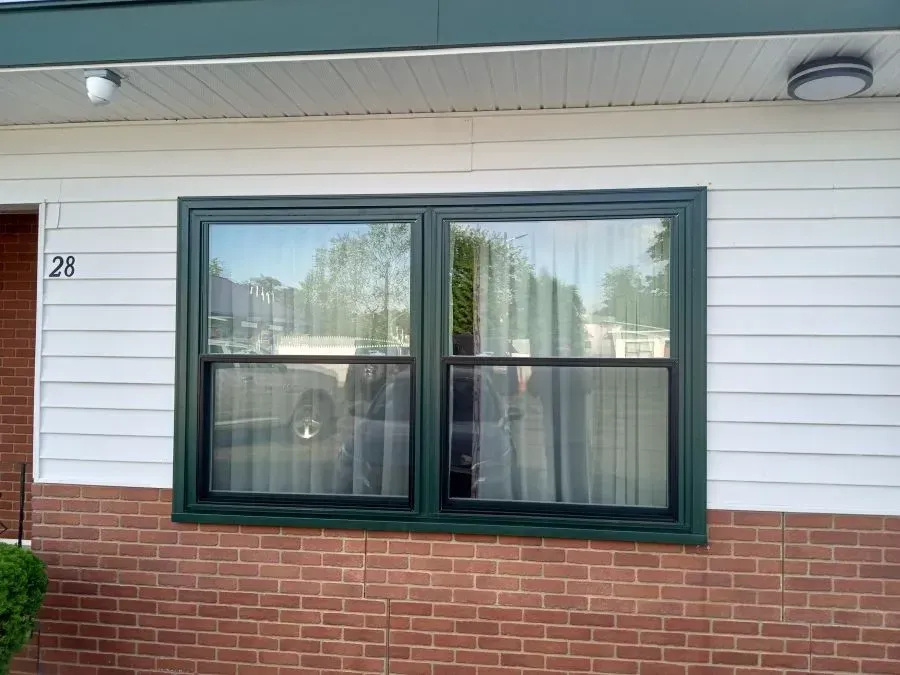 This hotel gets new windows.