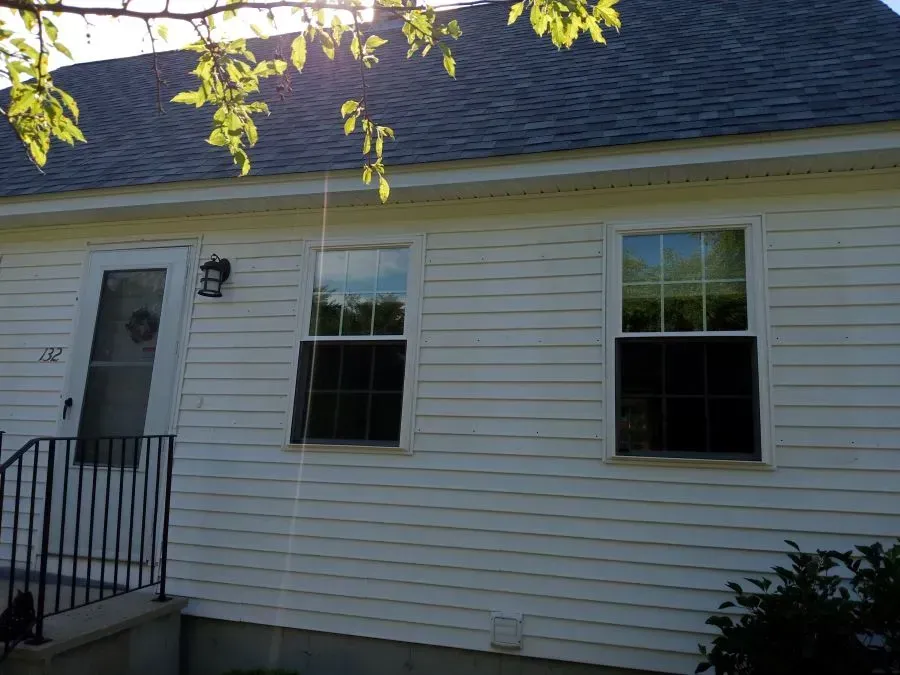 Replacement vinyl windows
