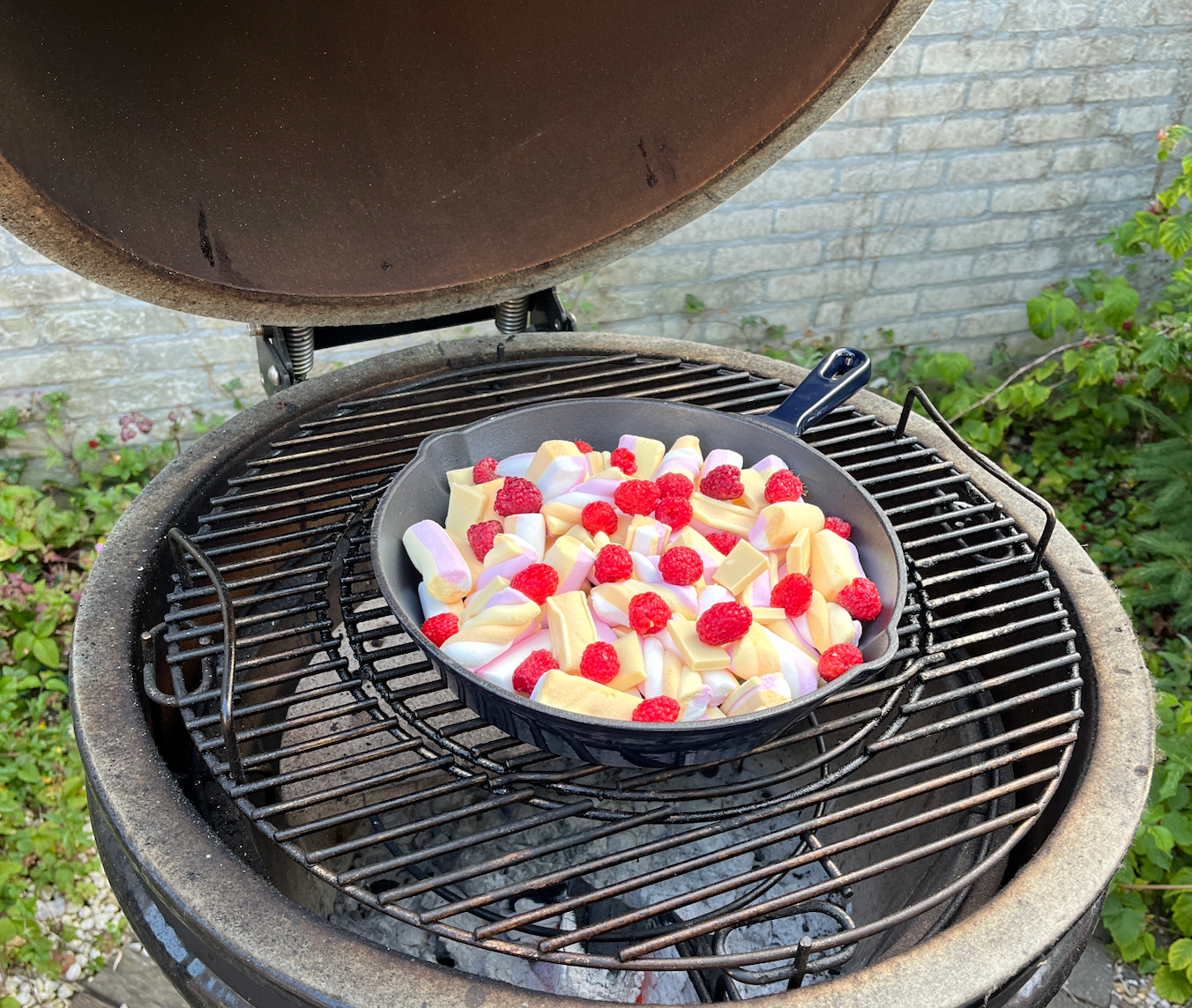 Recept: S'mores met frambozen van de bbq