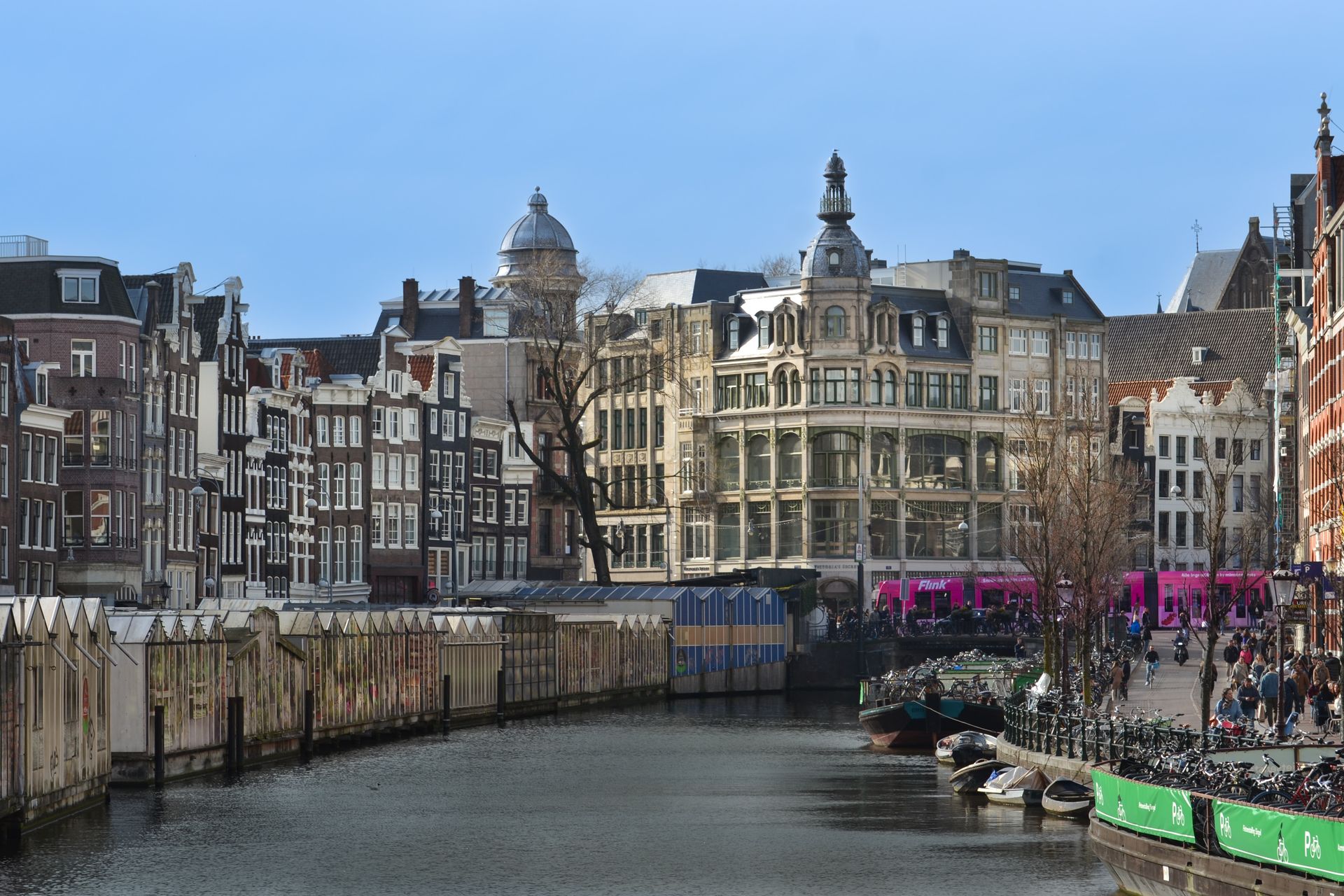 Boottocht door de Amsterdamse grachten: Een onvergetelijke tocht