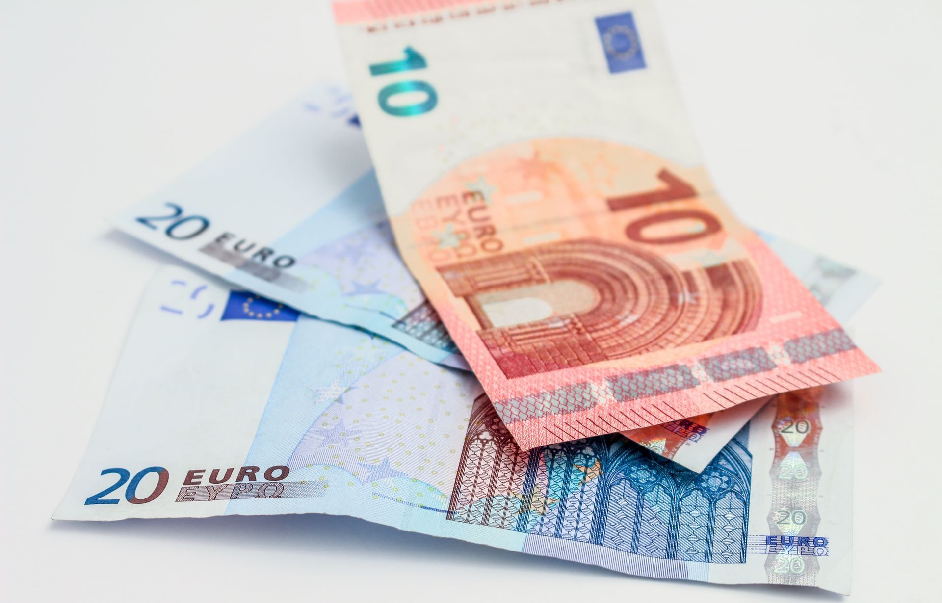 Ontdek de 50 beste bespaartips voor gezinnen. Bespaar eenvoudig op boodschappen, energie en vaste la