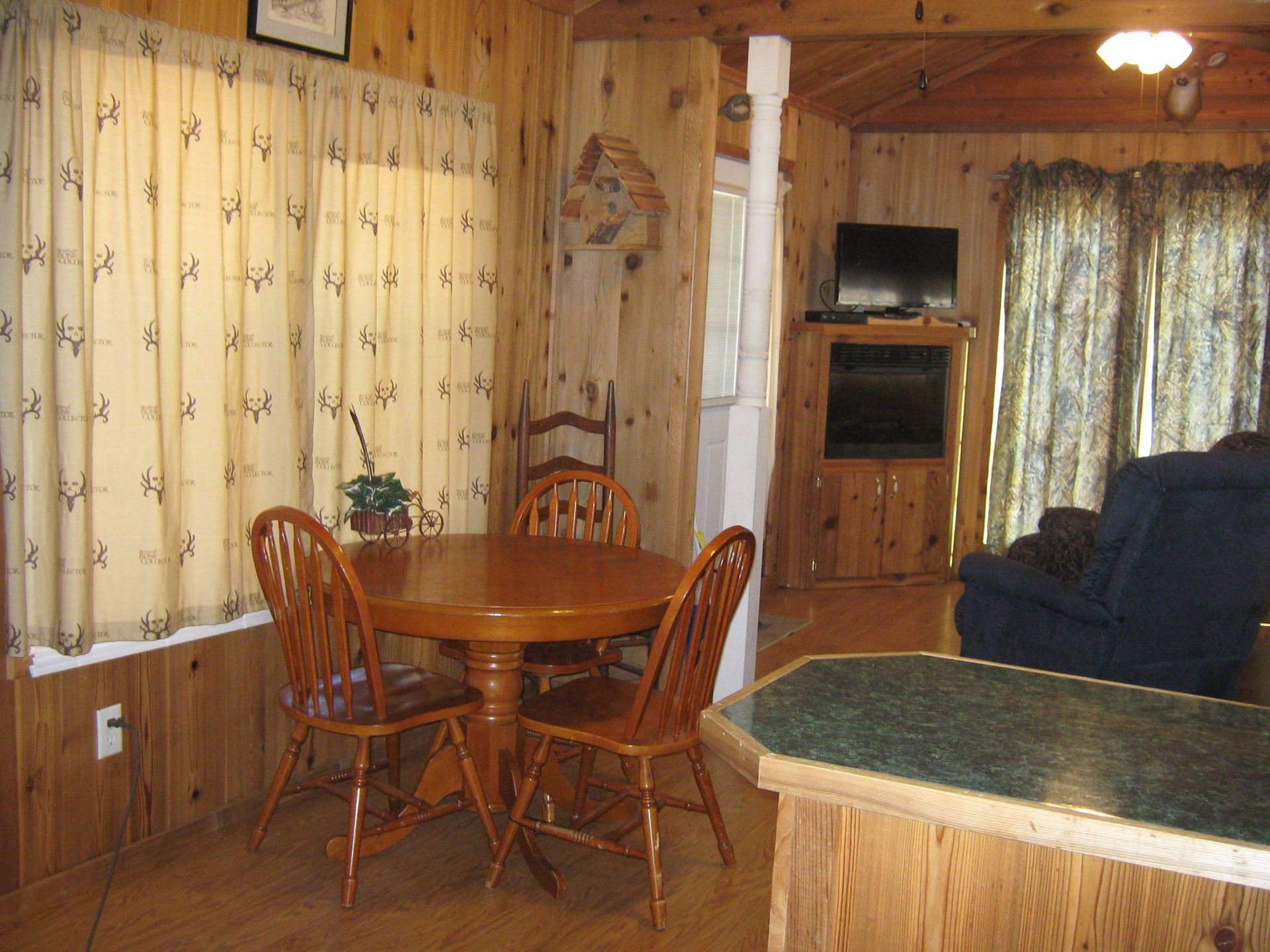 View Our Photos Summerton, SC Carolina King Retreat