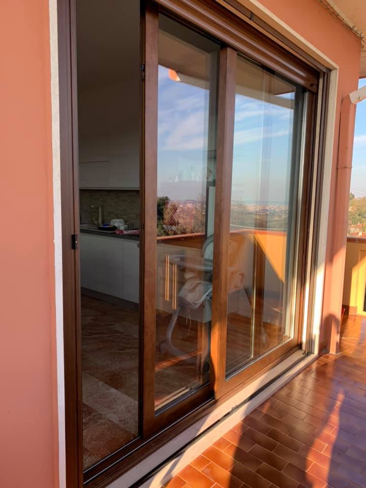 finestre di una casa privata