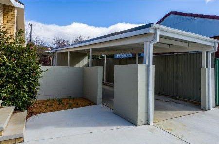 driveway and gar port