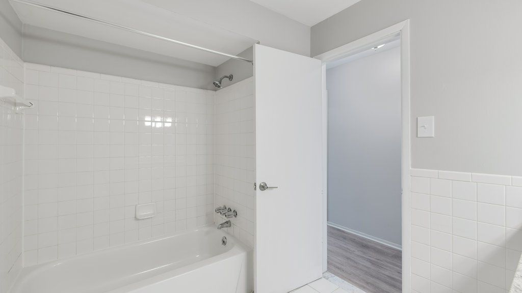 Harvard House Apartments - Image 12