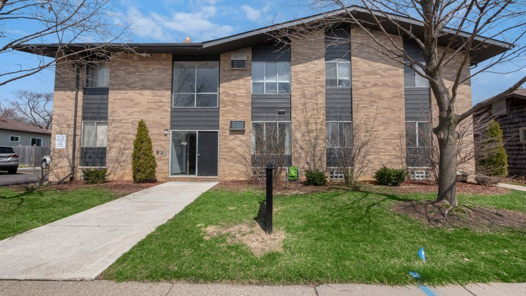 Rosewood Apartments - Image 2