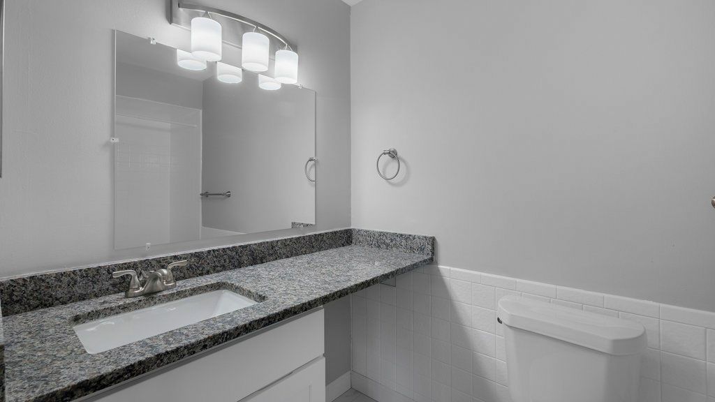 Woodhues Apartments - Image 5