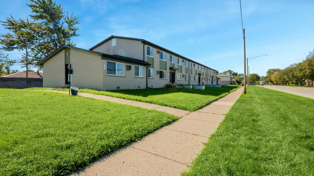 Sunrise at Lincoln - Image 2