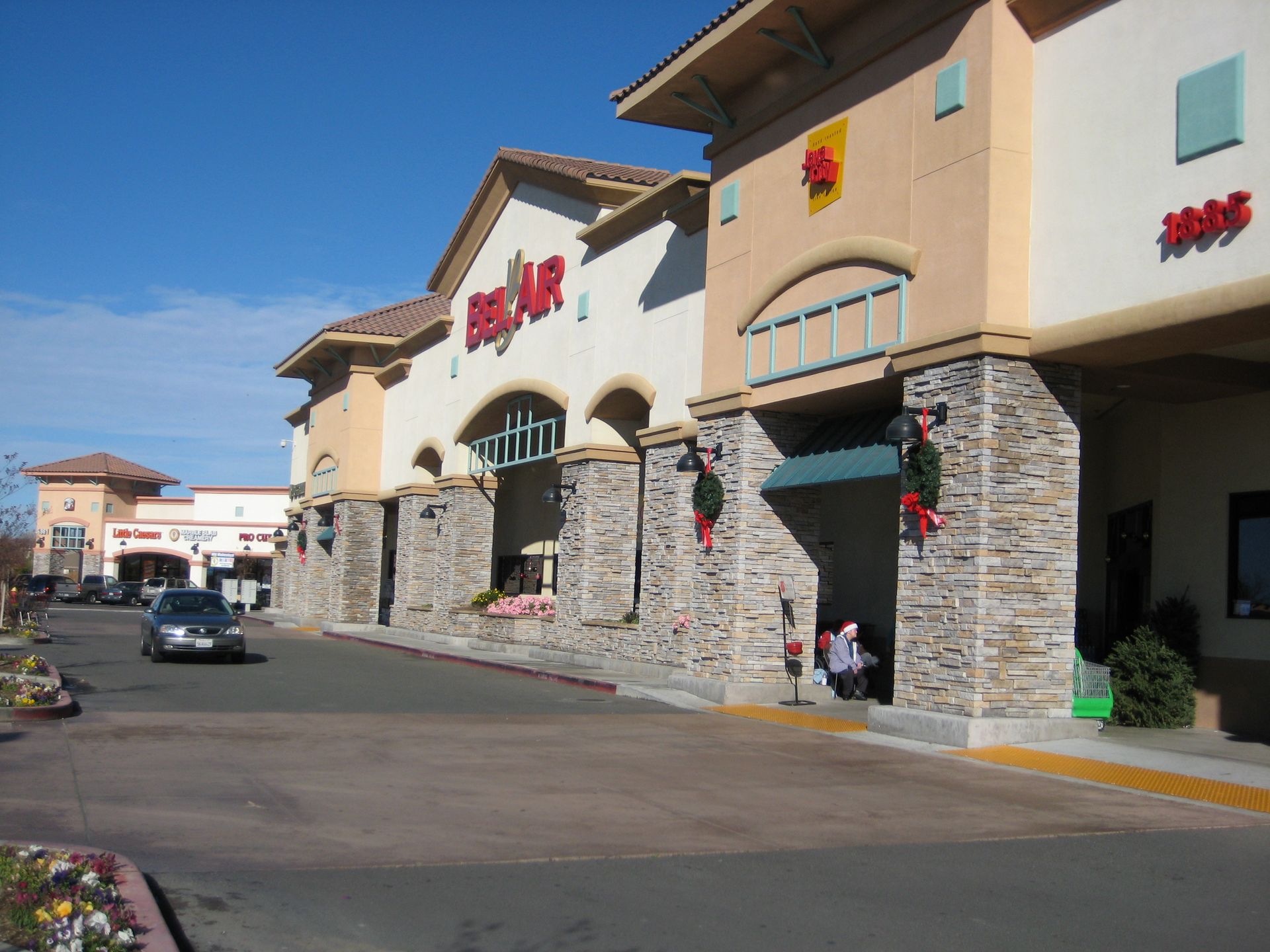 a store front with the word regular on it