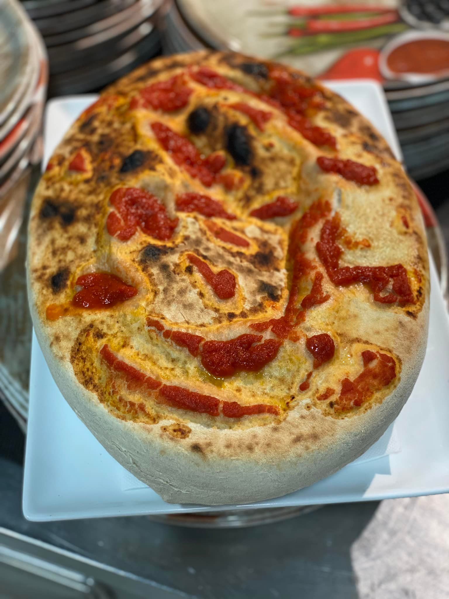 pizza con passata di pomodoro