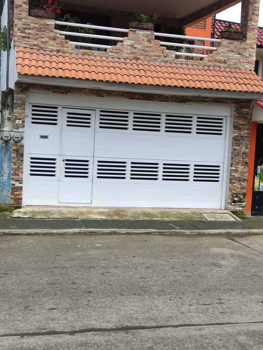 PORTONES Y PUERTAS AUTOMÁTICAS BIT