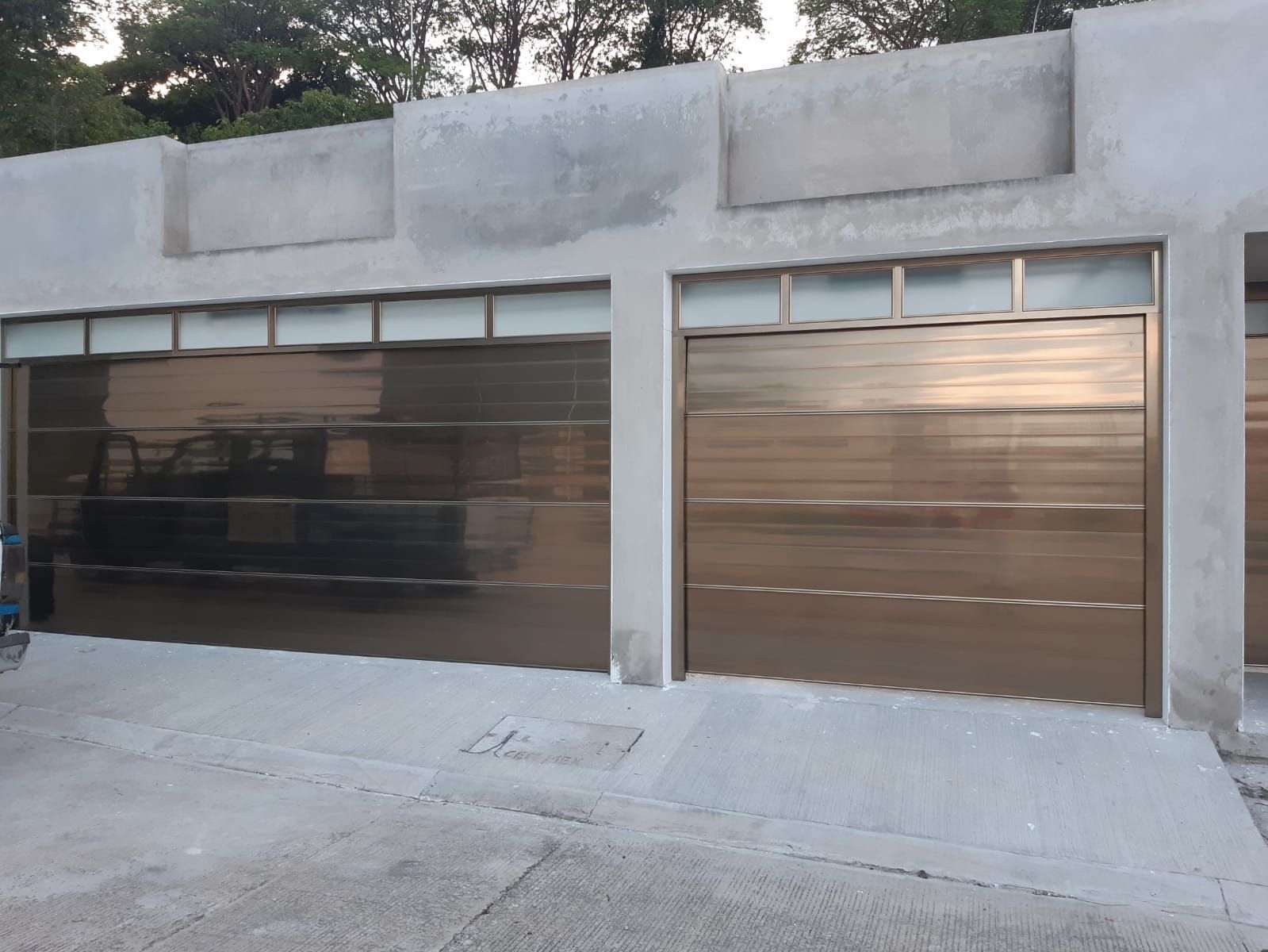 PORTONES Y PUERTAS AUTOMÁTICAS BIT