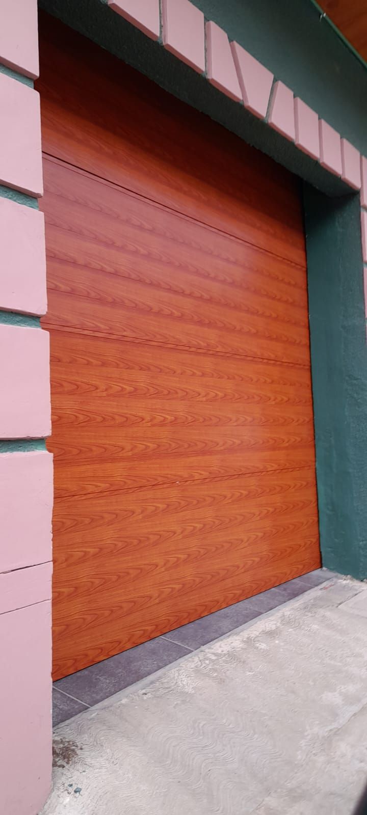 PORTONES Y PUERTAS AUTOMÁTICAS BIT