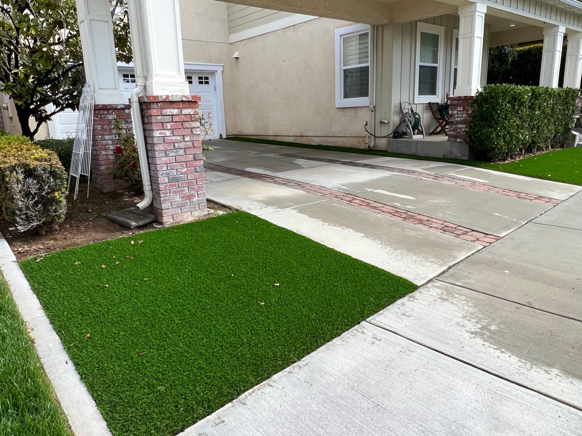 small front yard artificial turf