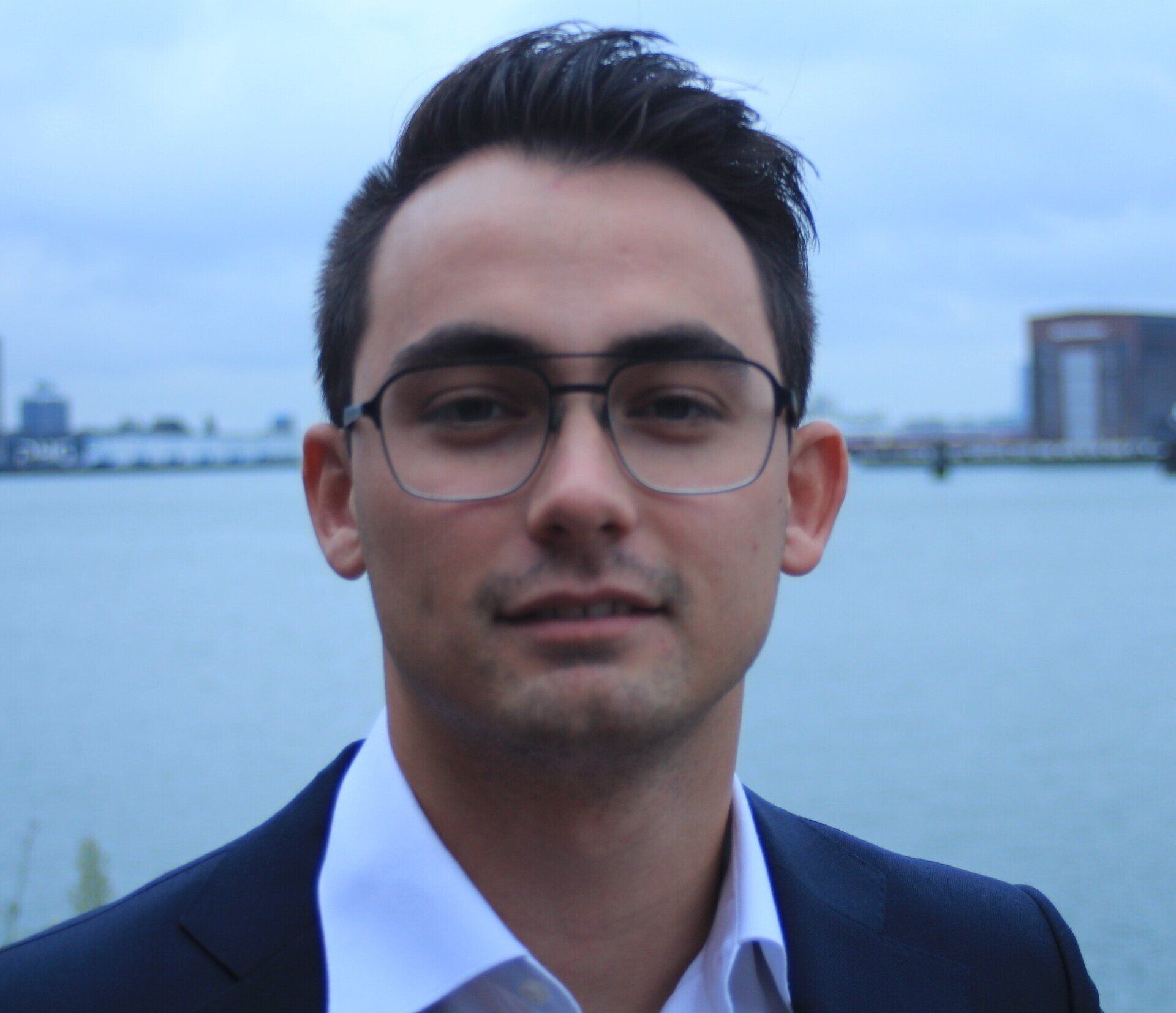 Tetrahedron, simply lifting high