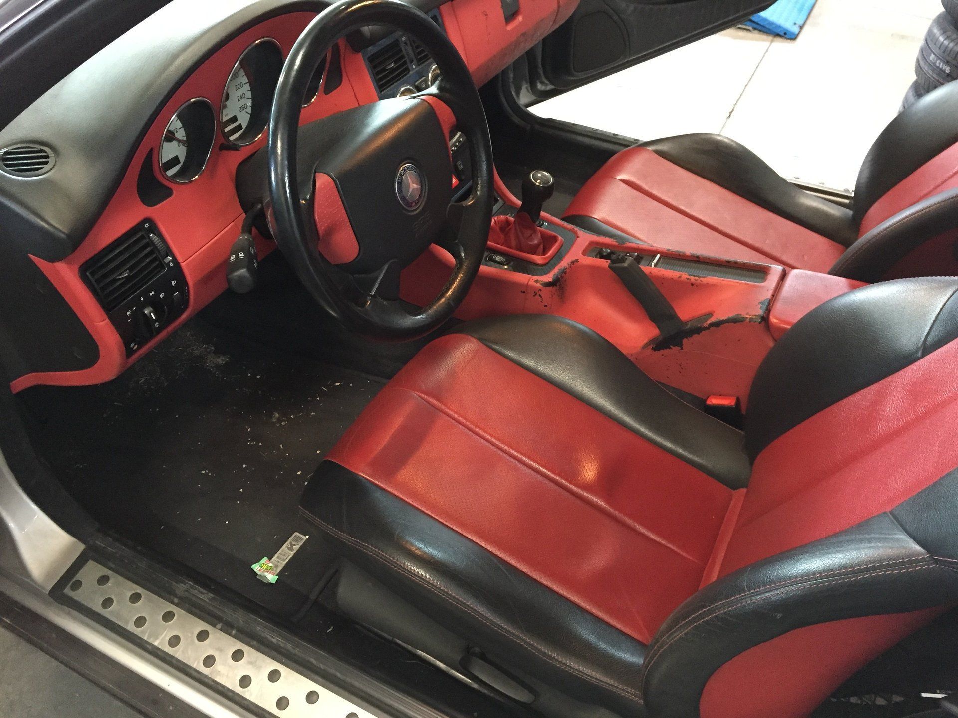 ricostruzione sedili in pelle