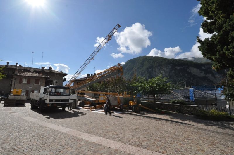 costruzione di un tetto per un edificio bancario
