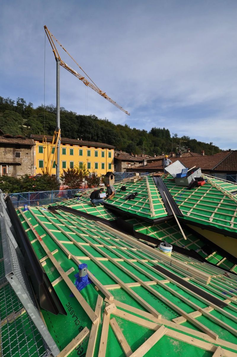 intervento di posa tetto