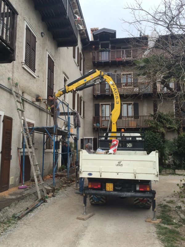 cantiere per il rifacimento edile dei poggioli