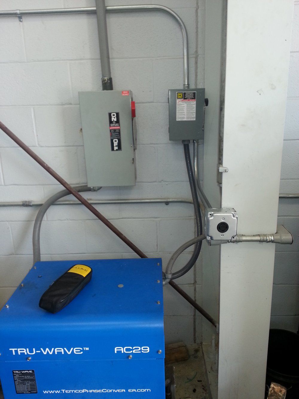 Circuit Breaker - North Little Rock, AR - Reed Electric