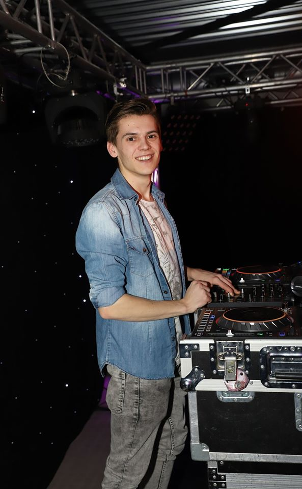 DJ bedrijfsfeest 365events