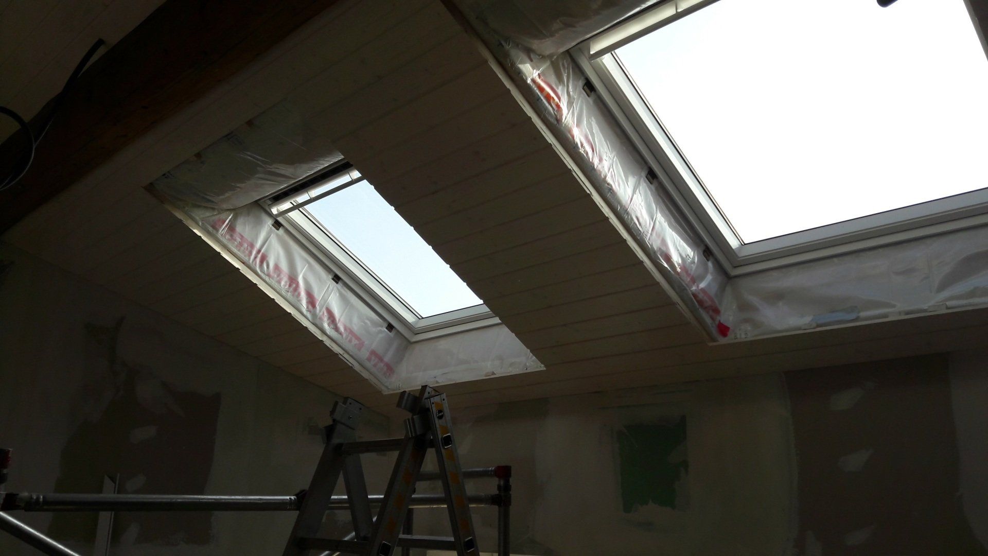 combles en construction fenêtres