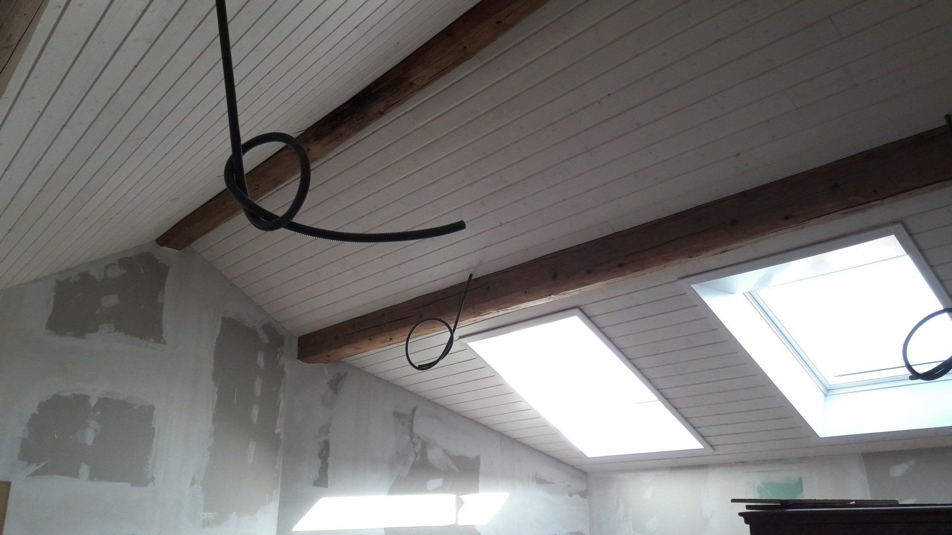 combles en construction connexions électriques