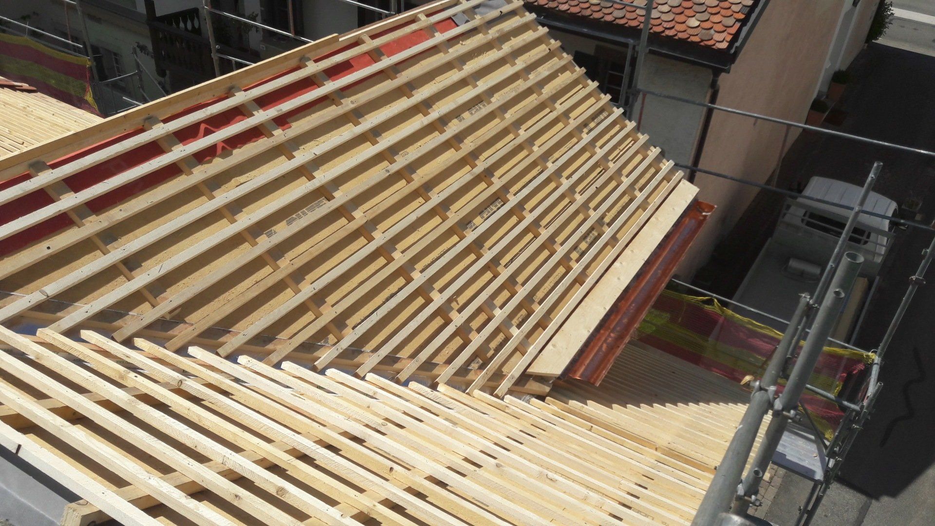 toit avec isolation et armatures