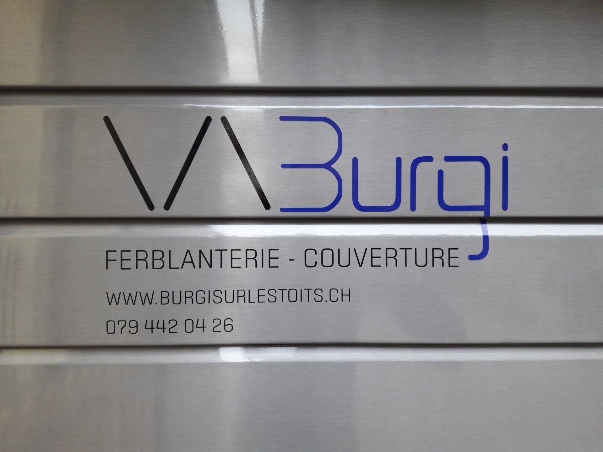 logo burgi sur rideau de fer