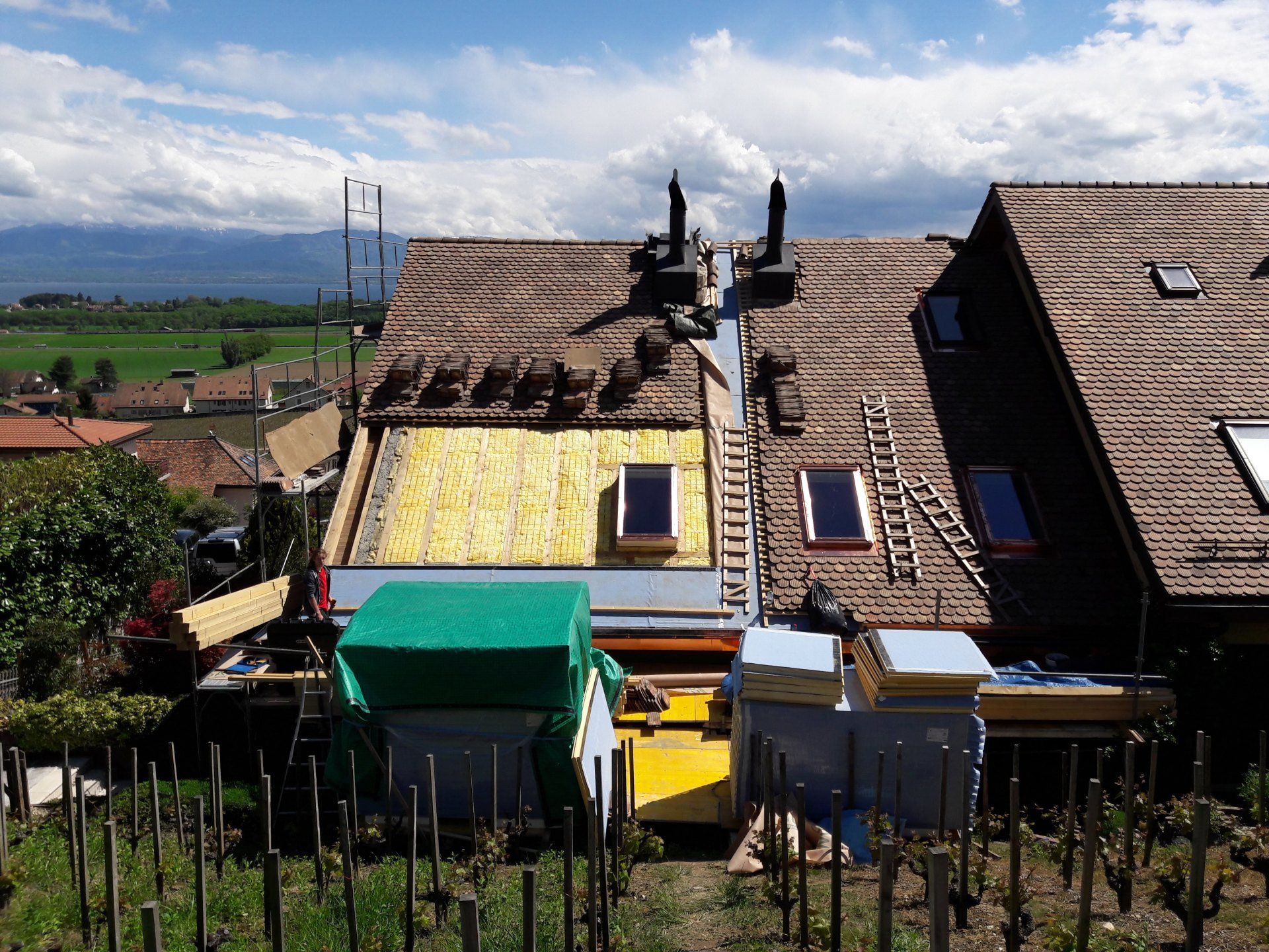 construction faîte de grande maison 1
