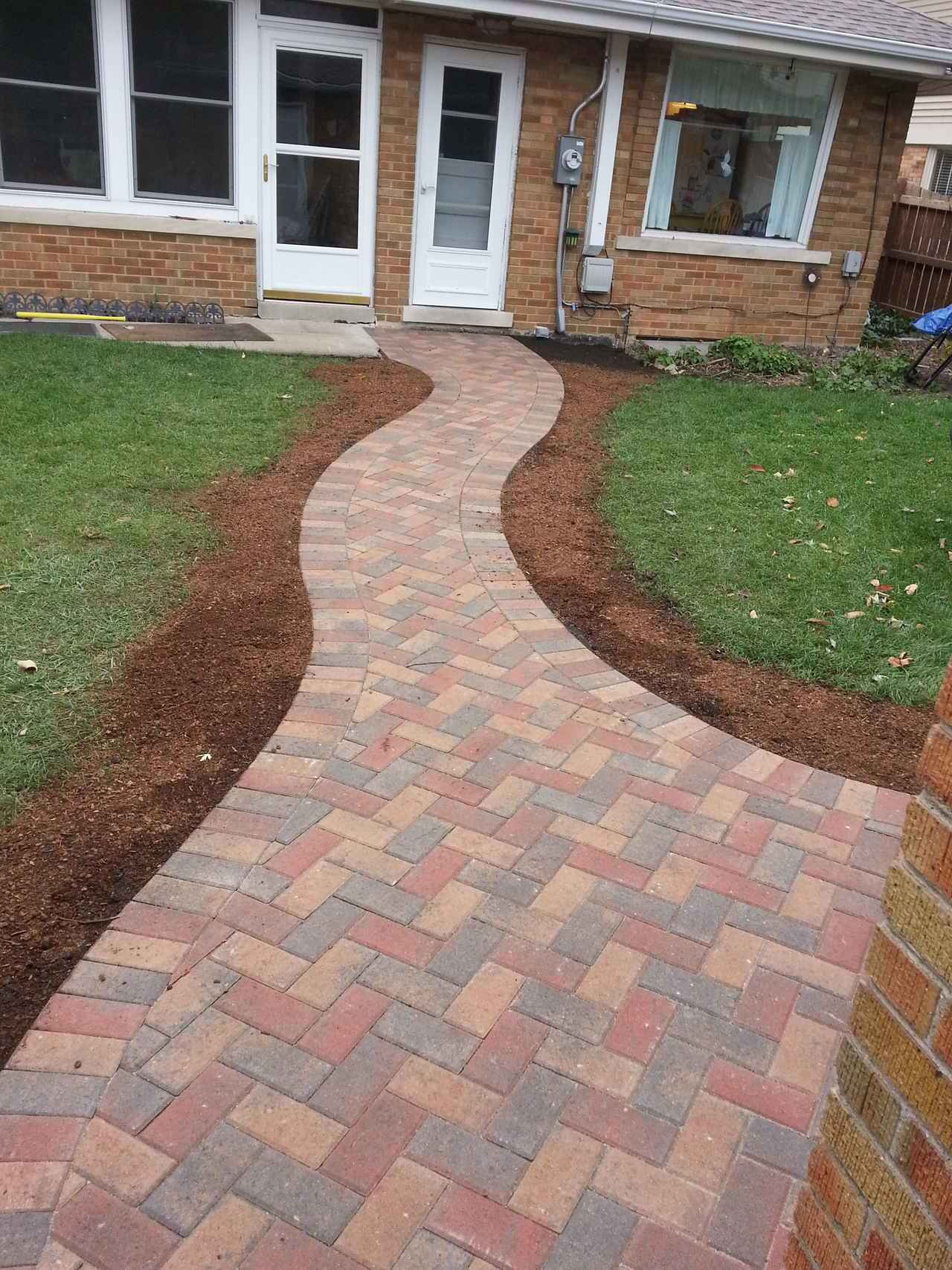 Beautiful Hardscape Road - Near West,IL - M & M Landscaping