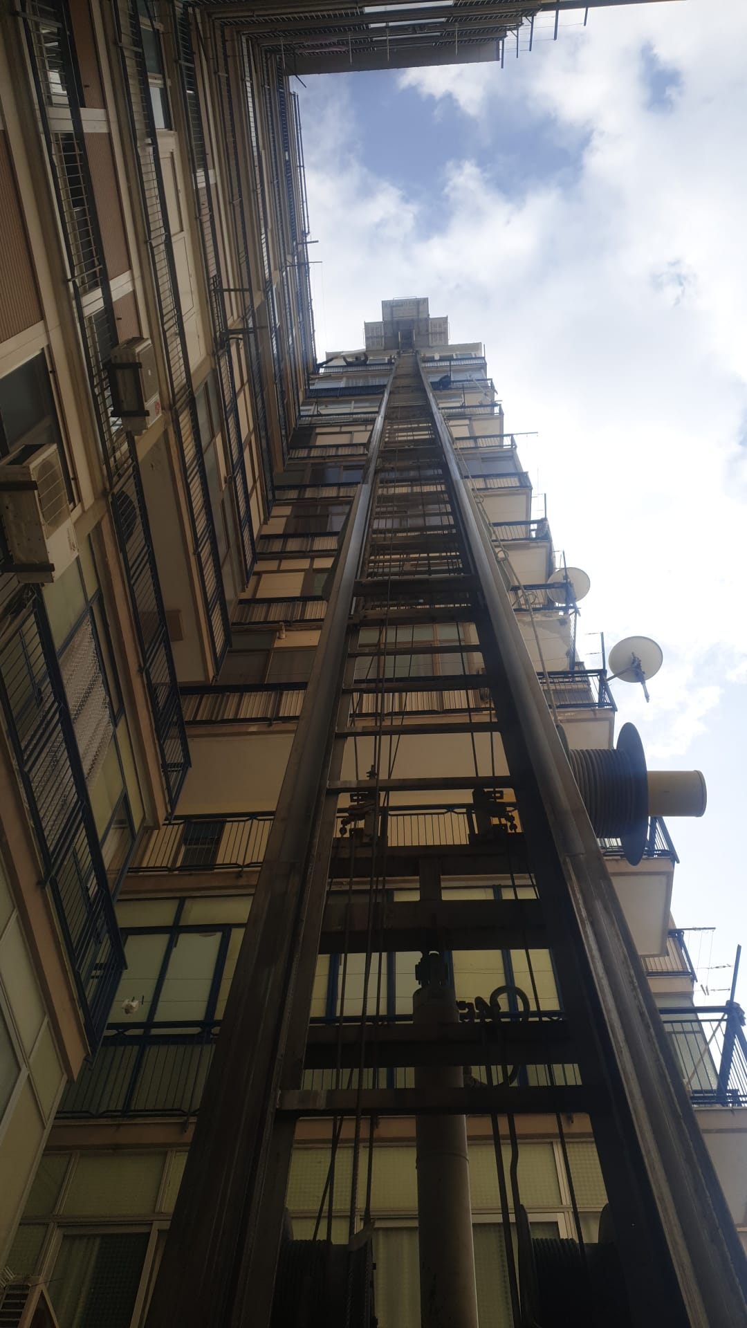 piattaforma aerea per lavori in altezza