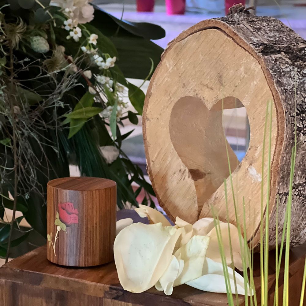 Urne Baumbestattung Herz Holz