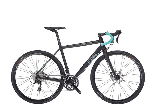 Bicicletta nera con nastro manubrio verde acqua.