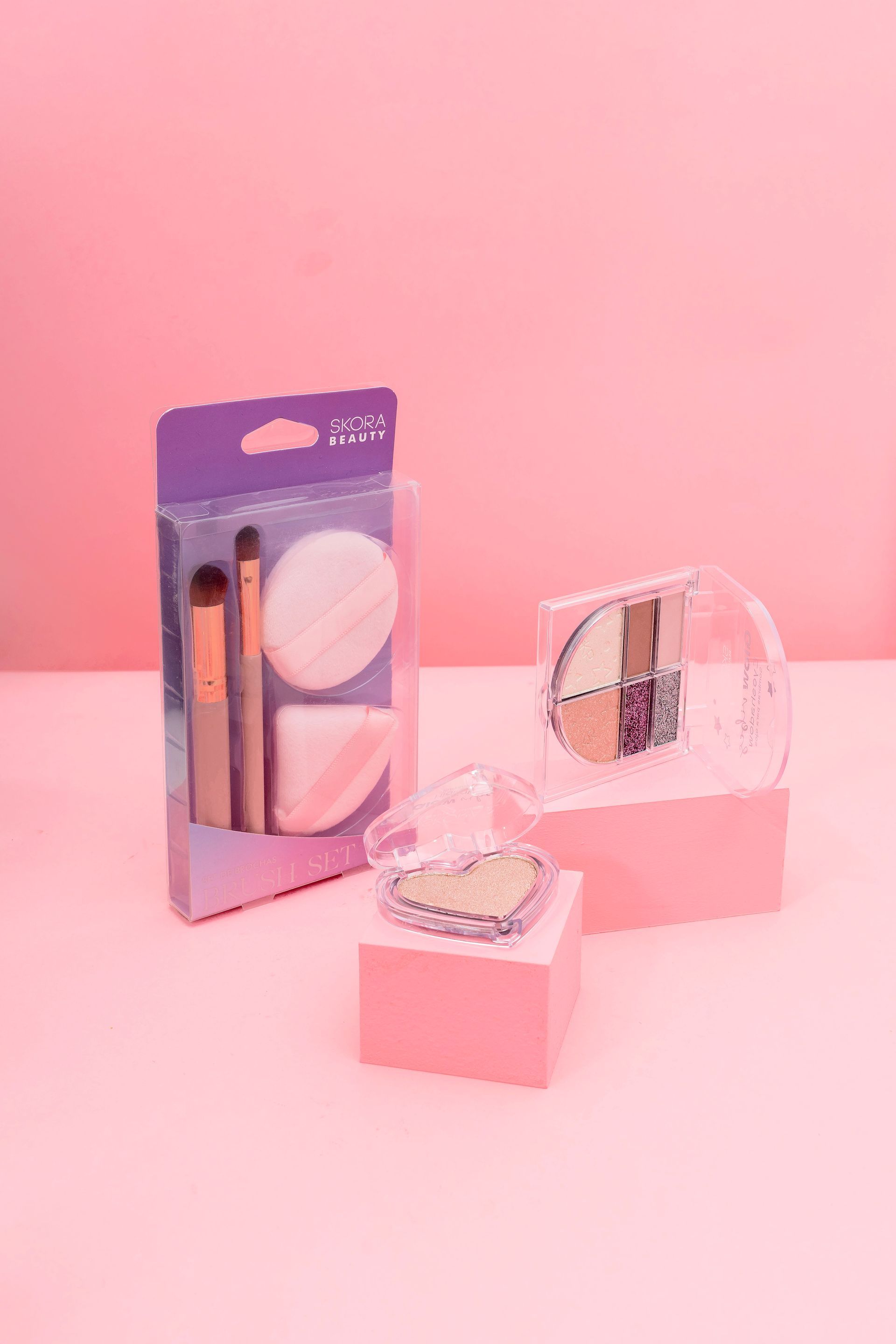 Skora Brochas y Esponjas para el buen uso del maquillaje.