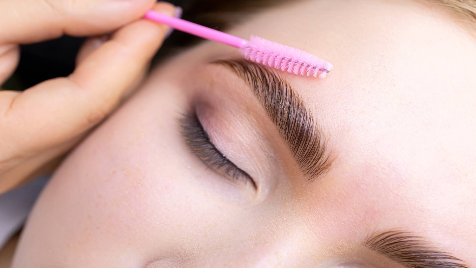 Eyebrow lamination near Lexington, London, Paris, & Richmond, Kentucky (KY)