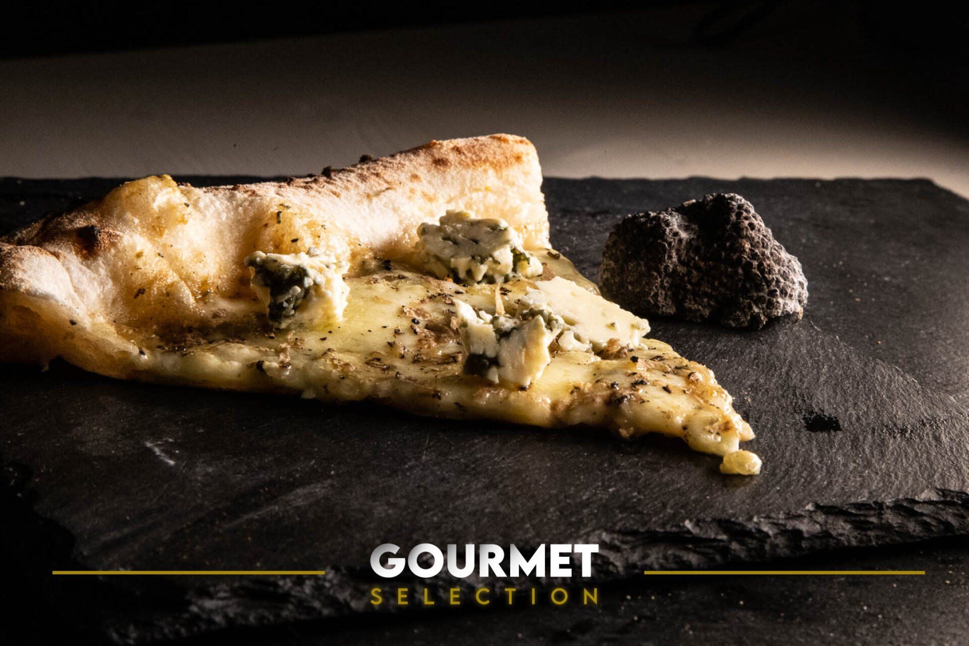 tartufo grattugiato, gorgonzola di bufala e crema di zucchine.