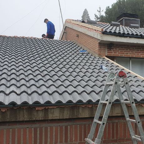 mantenimiento de tejado en vivienda particular de coslada, remate de tejados en Madrid