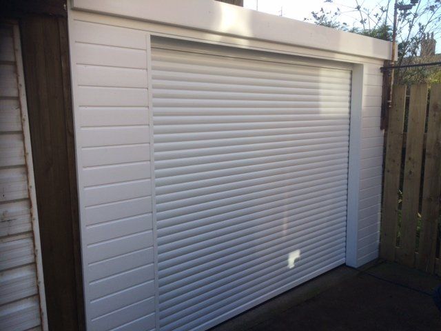 Contemporary garage door