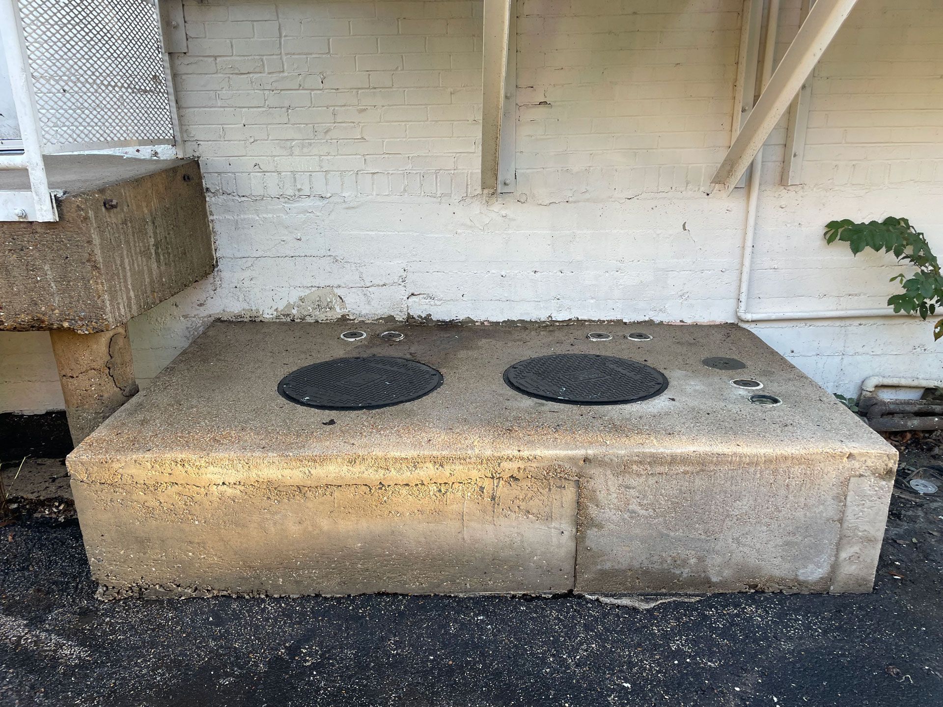 Cleaned Two Manholes – Fort Worth, TX – Dorsal Professional Services